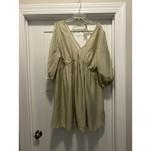 H&M Deep V-Neck Mini Dress Light Green Size Large Summer Vacation Concert Thin - Picture 2 of 8